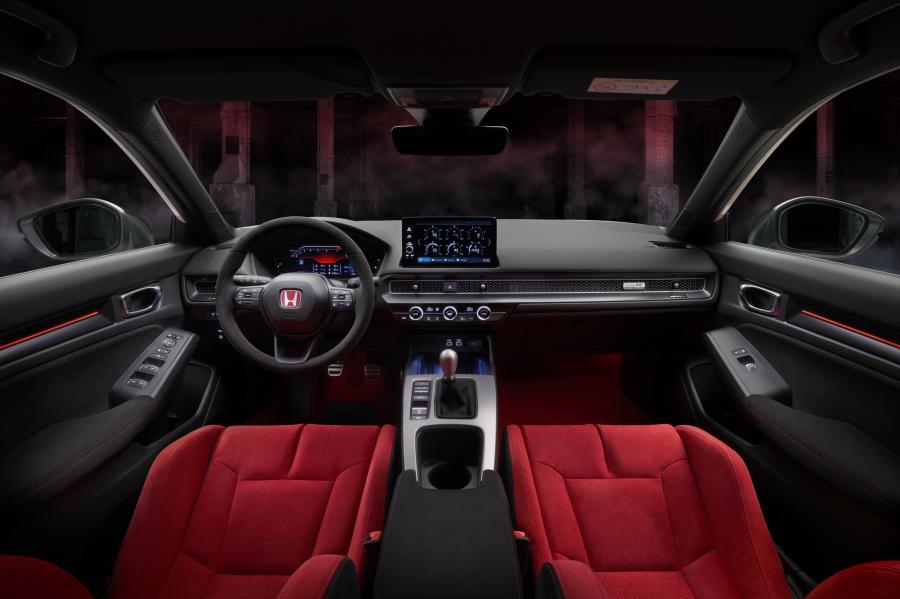 Торпедо Honda Civic Type R 2022 года  (EU) (фото 10 из 10)